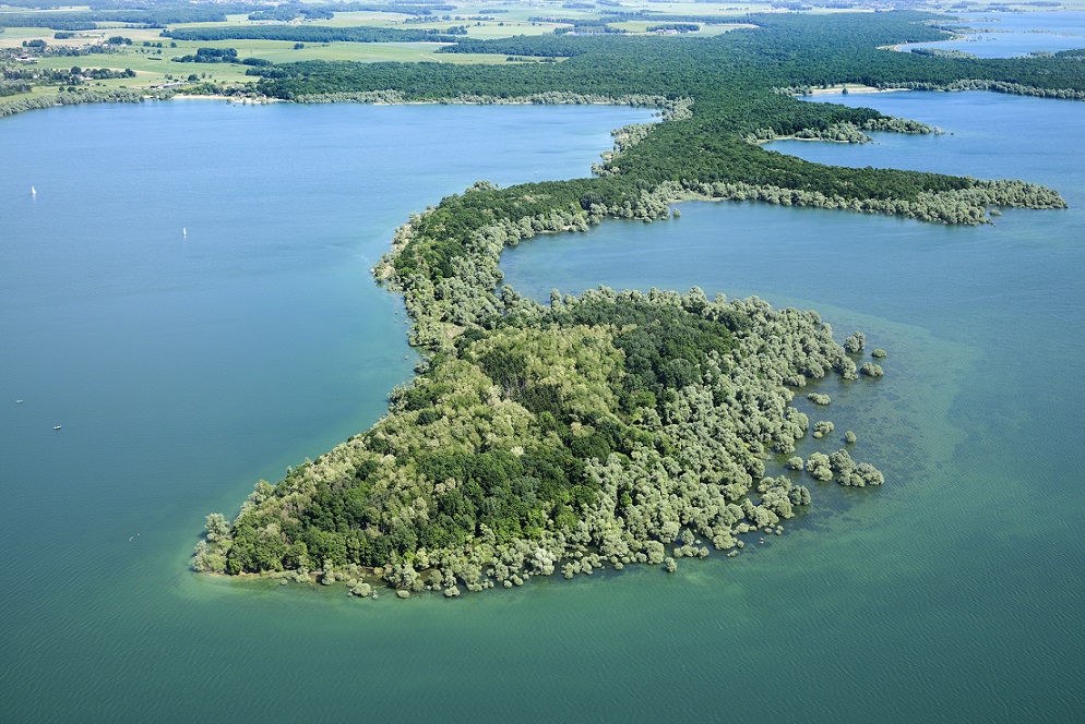 Situation juridique des plans d'eau des lacs de la forêt d'orient